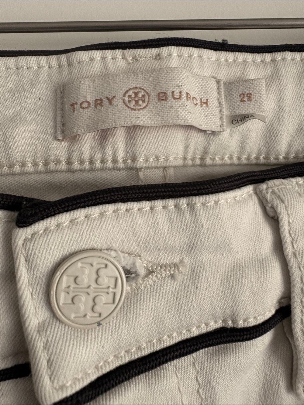 Tory Burch Cream Cropped Ankle Jeans with Dark Navy Piping - Picture 3 of 5